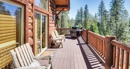 2 Cabins! Sleeps 17, Ping Pong, Gas Fire Pit & BBQ