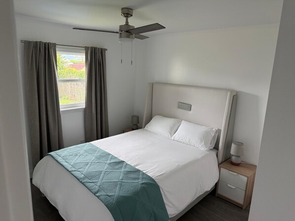 4 bedrooms, WiFi, bed sheets - Family-Friendly Orlando stay, 10-15 to parks, 5 min to IDrive, convention center (Orlando)