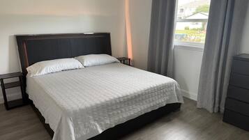 4 quartos, Wi-Fi de cortesia, roupa de cama