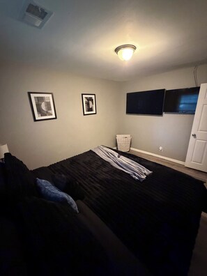 Iron/ironing board, free WiFi, bed sheets