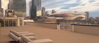 Stay Where the Action Is-Downtown Edmonton, Steps from Rogers Place And Stadium