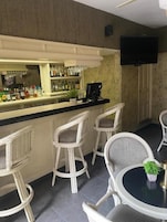 Bar (en la propiedad)