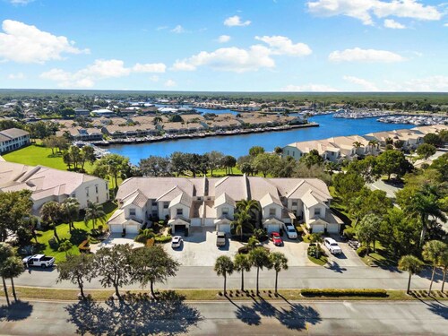 Gateway to 10,000 Islands Boat Slip Included
