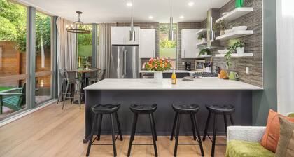 Luxury Retreat with Rooftop Views, Prime Location, Grill, Outdoor Games, TV