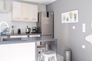 Biệt thự, sân hiên, quang cảnh n úi | Bếp riêng