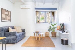 Villa, Patio, Mountain View | Ruang tamu | 50 inci sebuah televisyen pintar dengan satelit, Netflix 