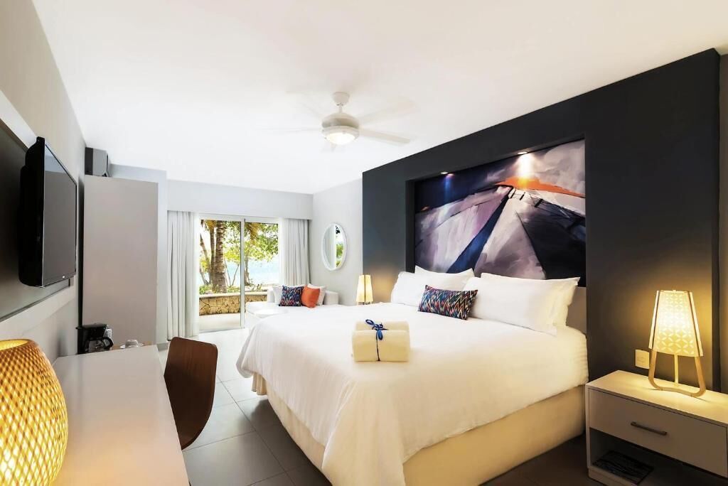 Double Room, Balcony, Sea View | In-room safe, iron/ironing board, free WiFi