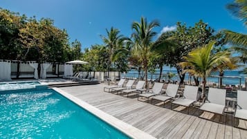 5 outdoor pools