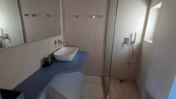 Free toiletries, hair dryer, towels, soap