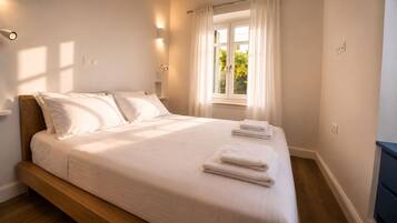 Apartment, Sea View | Laptop workspace, free WiFi