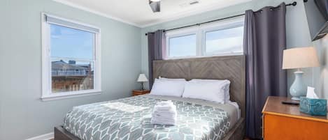 3 bedrooms, iron/ironing board, WiFi, bed sheets