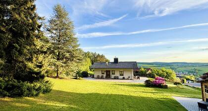 Vacation home "Auf dem Heidchen" directly by the forest with sauna & large garden