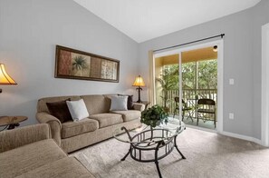Living area - 3BR Home Near Disney in Gated Club Cortile (Kissimmee)