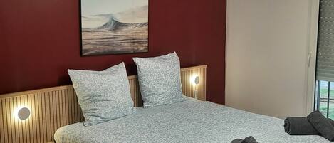 1 bedroom, desk, iron/ironing board, free WiFi
