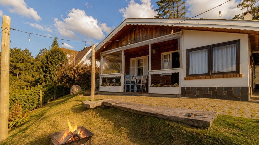 Casa com Lareira Aquecimento e Hidromassagem