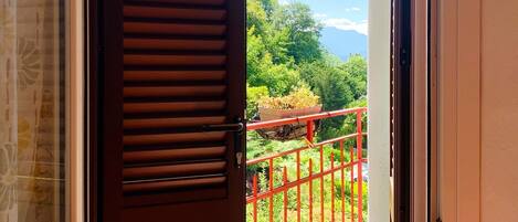 Apartment 6 Classic, Partial Lake View | Free WiFi