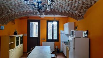 Apartment 3 Classic, Garden View | Private kitchen