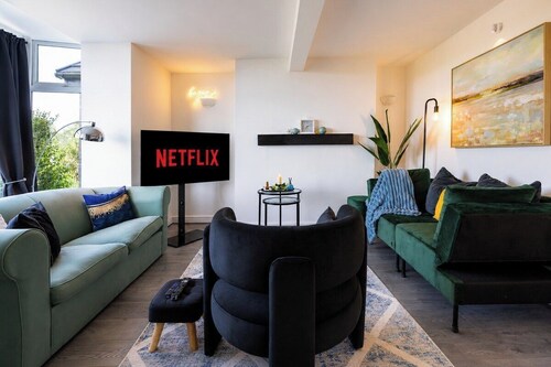 Luxury 2BR House, Great for Families, Sleeps 4