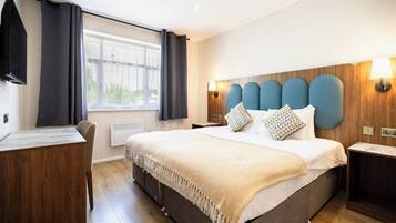 Iron/ironing board, Internet, bed sheets