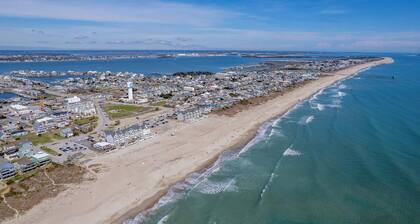 Charming Coastal Cottage | Walk to Waterfront