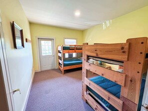 Room - Riverfront Double Bunk Room in West Forks (West Forks)
