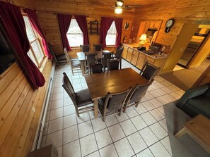 Dining - Riverfront Double Bunk Room in West Forks (West Forks)