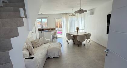 Charming house 20 minutes from the beach