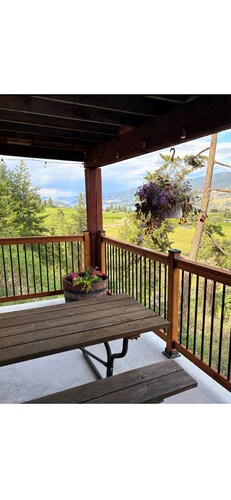 The Uncorked Orchard View Lake Country Escape