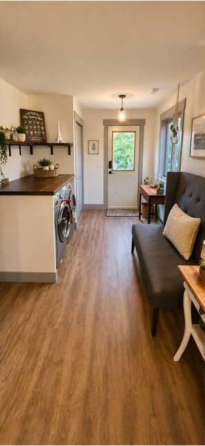 Interior - The Uncorked Orchard View Lake Country Escape (Lake Country)
