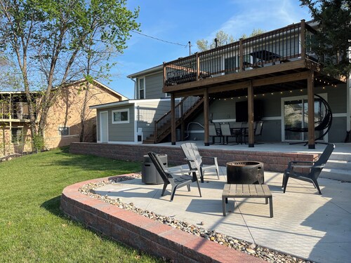 4 bedrooms plus an outdoor entertainment area. World Cup ready!