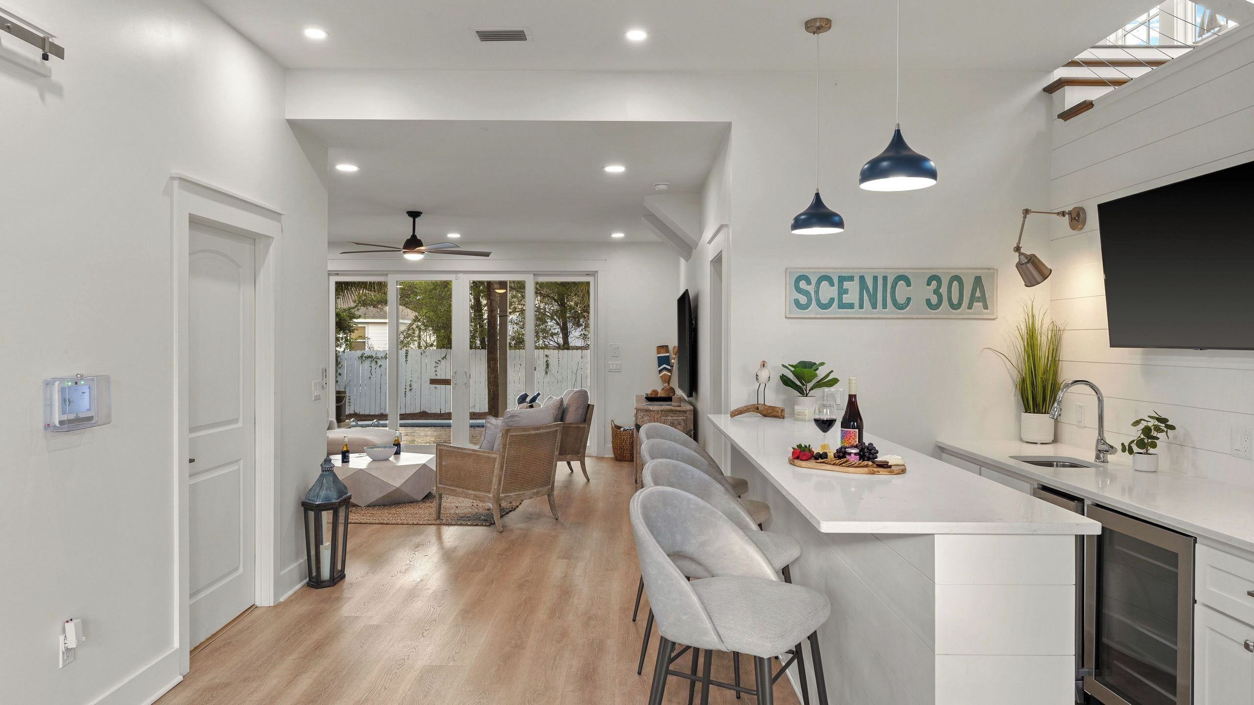 House (6 Bedrooms) | Interior