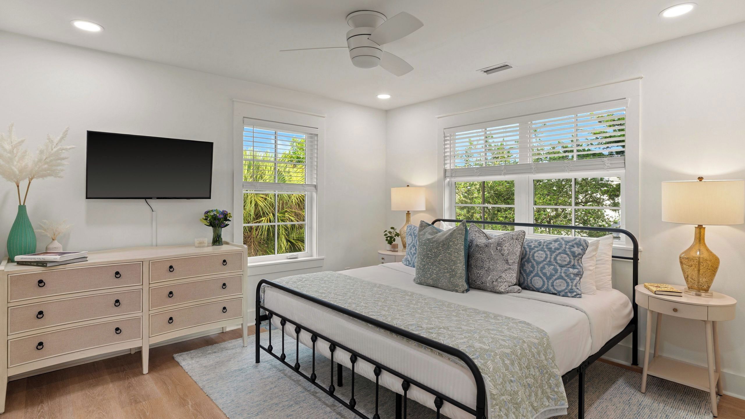House (6 Bedrooms) | Interior