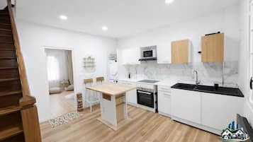 Refrigerador, microondas, horno, cafetera/tetera
