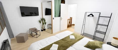 2 chambres, fer et planche Ă repasser, Wi-Fi gratuit, draps fournis
