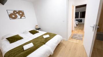 2 bedrooms, iron/ironing board, free WiFi, bed sheets