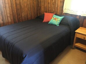 2 bedrooms, WiFi - Bellaire Vacation Rental: Beautiful Intermediate Lake - Lakefront Cabin (Bellaire)