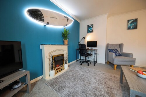 Surfer 2Bed GF Flat Central Thurso, Parking, Full Fibre, Workspace, Pet friendly