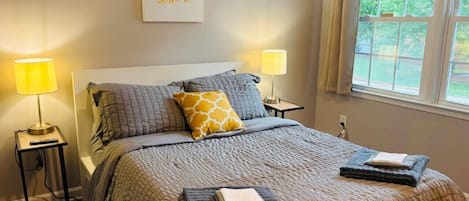2 bedrooms, iron/ironing board, WiFi, bed sheets