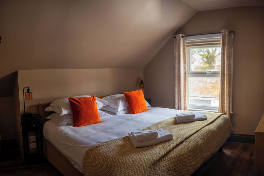 Family King Room With Attached Single Room - Bude
