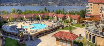 Top-Floor Luxury Waterfront Resort Condo Kelowna
