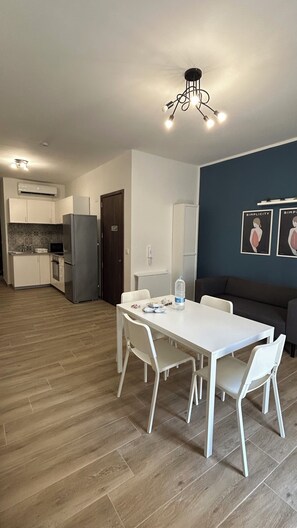 Dining - Comfortable Apartment in Xlendi • Walk to the Sea (Il-Munxar)