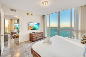 Desk, iron/ironing board, WiFi, bed sheets - Icon Brickell 2BDR 49th Fl Ocean & Pool Views (Miami)