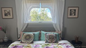 Room - LuxModern Sparkling Clean 3BR 2BA by Ft. Hood-King Bed-MassageChair-PetFriendly! (Copperas Cove)