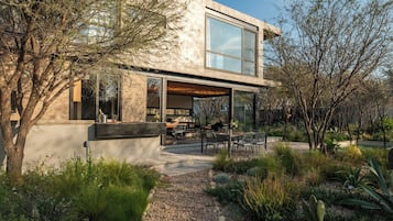 Luxury House, Garden View | Exterior