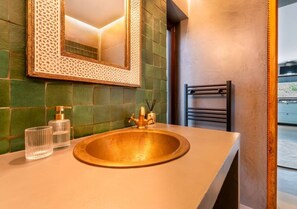 Bathroom - Olive Tree House - Paderne, Albufeira (Albufeira)