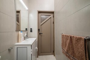 Bathroom - Jaws Wave Surf House  (Imsouane)