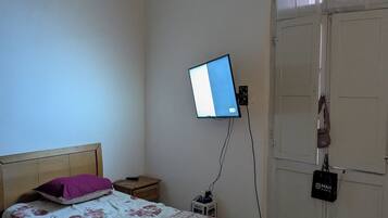 1 habitación, wifi y ropa de cama