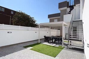 Outdoor dining - Vrbo Property (Isola Sacra)