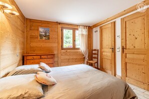 Bügeleisen/Bügelbrett, Reisekinderbett