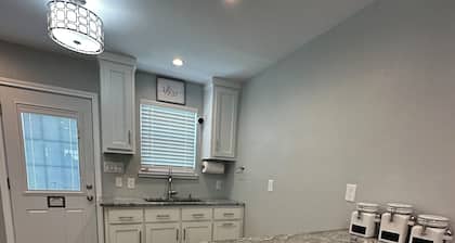 Kings Villa 2 bedroom/1 bath near Texas A&M University